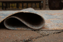 Load image into Gallery viewer, Wraylen - 5' x 7' Rug - Greige