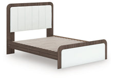 Load image into Gallery viewer, Kendanport - Upholstered Bed
