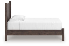 Load image into Gallery viewer, Pamytta - Panel Platform Bedroom Set