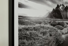 Load image into Gallery viewer, Delstone - Wall Art - Black / White
