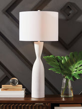 Load image into Gallery viewer, Davinford - Poly Table Lamp - White
