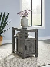 Load image into Gallery viewer, Fendenmore - Chair Side End Table