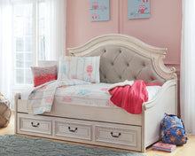 Load image into Gallery viewer, Realyn - Twin Day Bed With Storage - Chipped White
