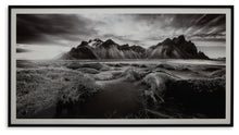 Load image into Gallery viewer, Delstone - Wall Art - Black / White