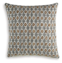Load image into Gallery viewer, Dainwick - Pillow (Set of 4) - White / Gray / Brown