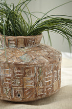 Load image into Gallery viewer, Meltland - Vase - Square - Natural / Black