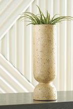 Load image into Gallery viewer, Bryons - Vase