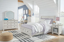 Load image into Gallery viewer, Robbinsdale - Mirrored Vanity With Stool - Antique White