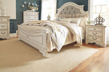 Load image into Gallery viewer, Realyn - Panel Bedroom Set