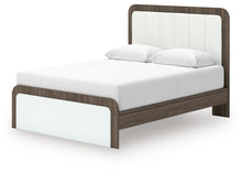 Load image into Gallery viewer, Kendanport - Upholstered Bed