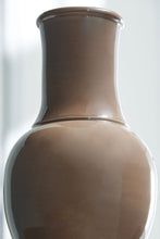 Load image into Gallery viewer, Tillmer - Vase - Brown
