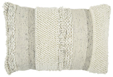 Load image into Gallery viewer, Standon - Pillow