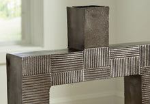 Load image into Gallery viewer, Wrengrove - Vase