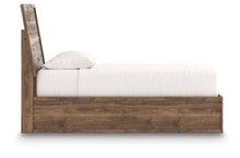 Load image into Gallery viewer, Chirason - Panel Platform Bedroom Set