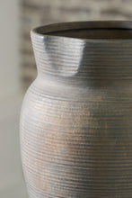 Load image into Gallery viewer, Brickmen - Vase