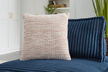 Load image into Gallery viewer, Nashlin - Pillow (Set of 4) - White / Rust