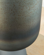 Load image into Gallery viewer, Pennmore - Vase