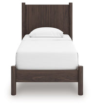 Load image into Gallery viewer, Pamytta - Panel Platform Bedroom Set