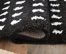 Load image into Gallery viewer, Minston - 5' x 7' Rug - Black / White