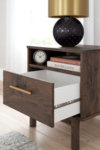 Load image into Gallery viewer, Calverson - Night Stand