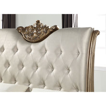 Load image into Gallery viewer, Orianne Eastern King Bed