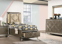 Load image into Gallery viewer, Skylar Full Bed