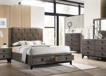 Load image into Gallery viewer, Avantika Eastern King Bed