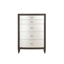 Load image into Gallery viewer, Peregrine Chest