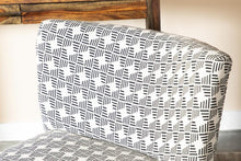 Load image into Gallery viewer, ACCENTS ACCENT CHAIR 905502