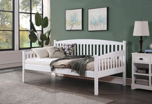Load image into Gallery viewer, Caryn Daybed