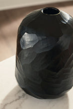 Load image into Gallery viewer, Ryanford - Vase
