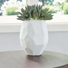 Load image into Gallery viewer, Karenton - Vase
