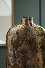 Load image into Gallery viewer, Wallmond - Vase
