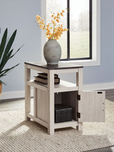 Load image into Gallery viewer, Fendenmore - Chair Side End Table
