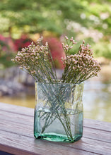 Load image into Gallery viewer, Taylow - Vase
