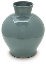 Load image into Gallery viewer, Giliburgh - Vase
