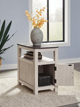 Load image into Gallery viewer, Fendenmore - Chair Side End Table
