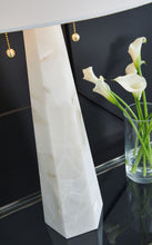 Load image into Gallery viewer, Laurellen - Alabaster Table Lamp - White
