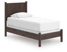 Load image into Gallery viewer, Pamytta - Panel Bedroom Set
