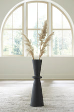 Load image into Gallery viewer, Collisten - Vase

