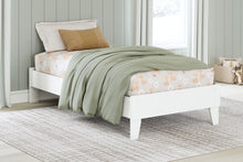 Load image into Gallery viewer, Hallityn - Platform Bed
