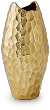 Load image into Gallery viewer, Ferryndale - Vase

