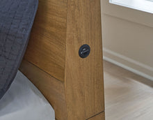Load image into Gallery viewer, Sherbana - Panel Bed
