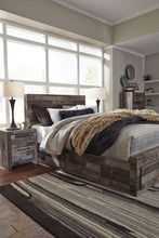 Load image into Gallery viewer, Derekson - Panel Bed
