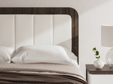Load image into Gallery viewer, Kendanport - Upholstered Bed
