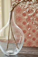 Load image into Gallery viewer, Kurthorne - Vase
