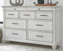 Load image into Gallery viewer, Kanwyn - Upholstered Bedroom Set

