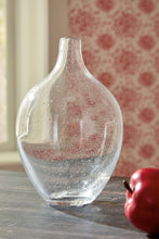Load image into Gallery viewer, Kurthorne - Vase
