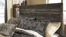 Load image into Gallery viewer, Wynnlow - Panel Bed
