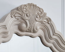 Load image into Gallery viewer, Bruchandi - Dresser
